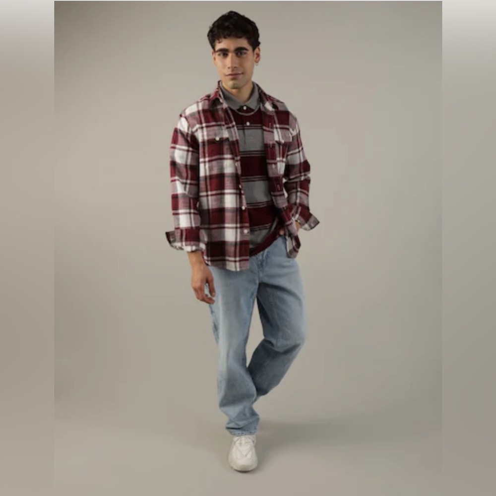 American Eagle men’s L long sleeve flannel button-down shirt with front pockets
